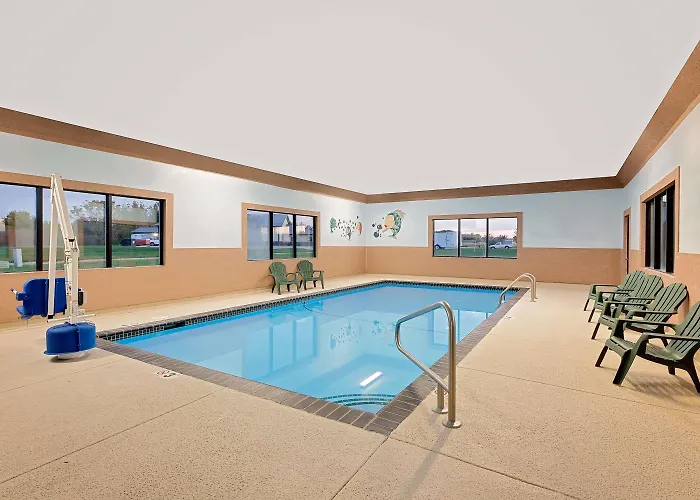 Howard Johnson By Wyndham Waterloo/Cedar Falls