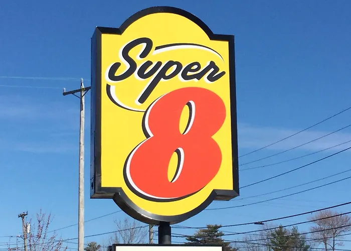 Super 8 By Wyndham Portland/Westbrook Area