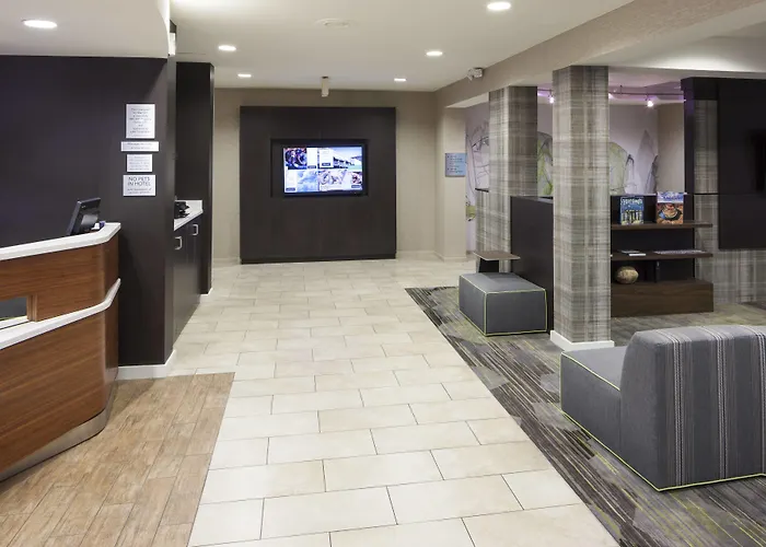 Courtyard By Marriott Pensacola
