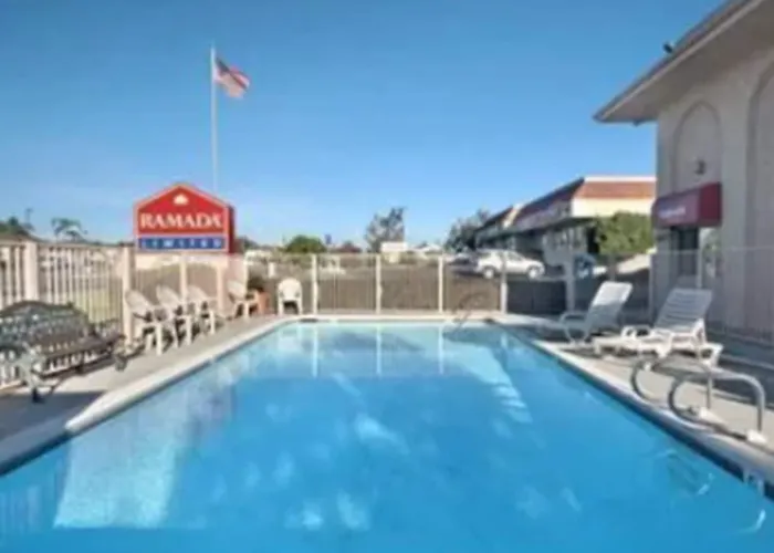 Days Inn By Wyndham San Marcos