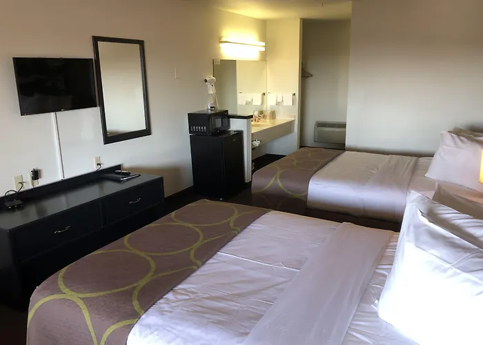 Super 8 By Wyndham Fernley