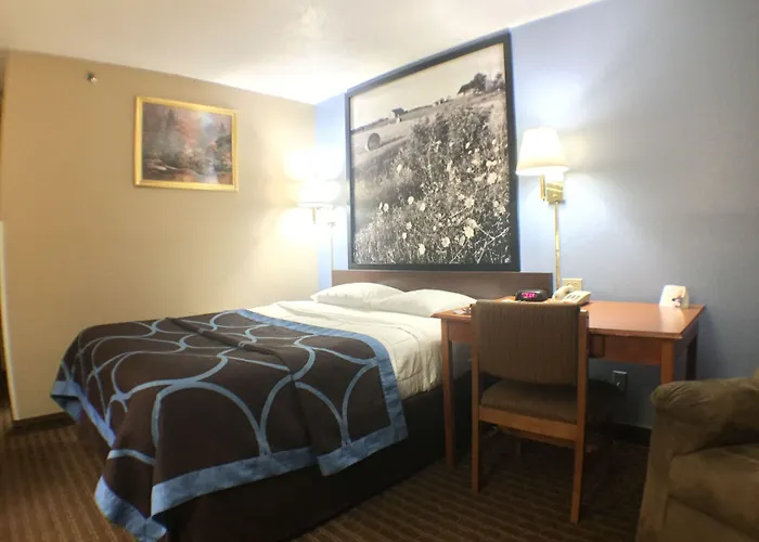 Super 8 By Wyndham Johnstown/Gloversville