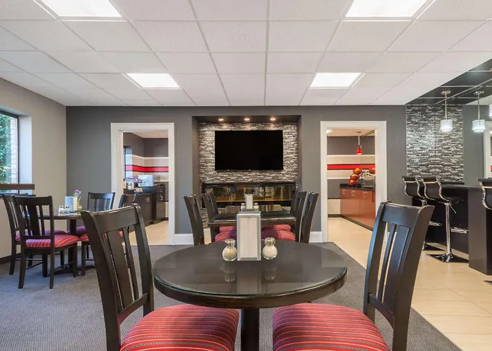 Ramada By Wyndham Catlettsburg Ashland