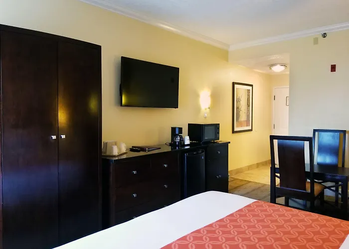 Galleria Palms Orlando - Free Theme Park Shuttles