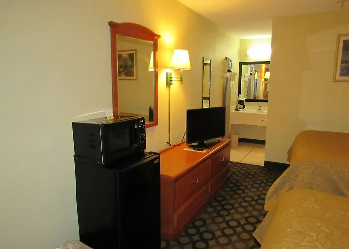 Economy Inn By Oyo Ashburn I-75