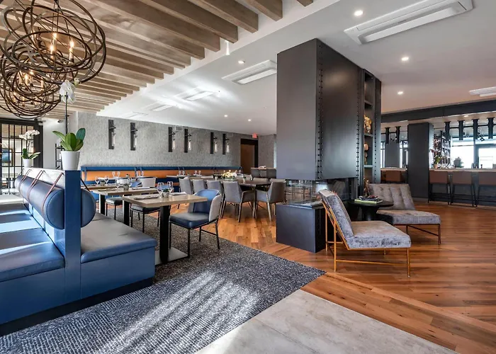 Cambria Hotel Portland Downtown Old Port
