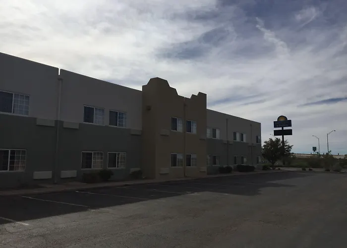 Days Inn & Suites By Wyndham Lordsburg