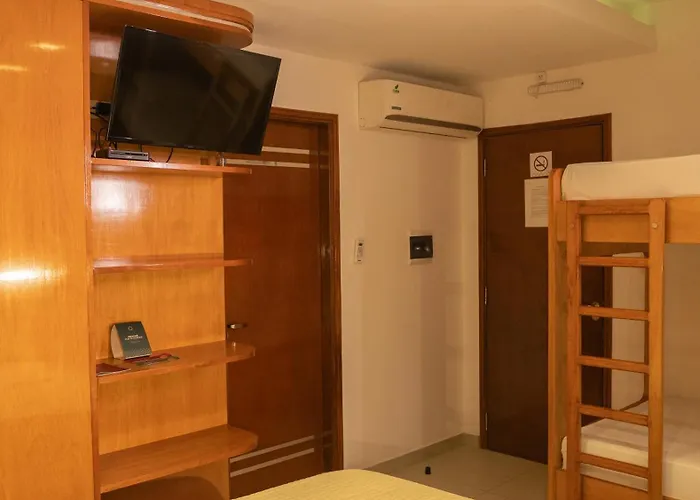 Mako'S Hotel