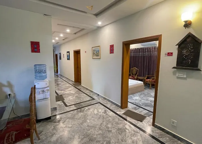 Midways Guest House And Hotels