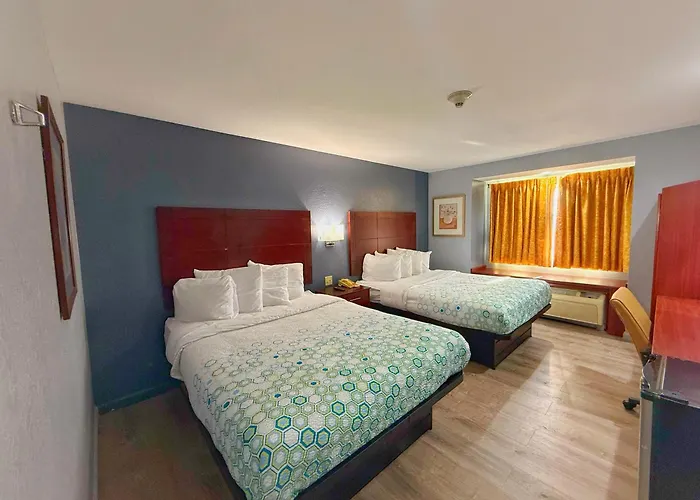 Blisspoint Inn & Suites, Northwood