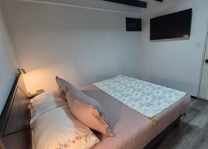 Bambu Hostal - Alojamiento A Pasos Del Mall Y Centro