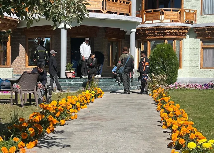 Mandalchan Hotel