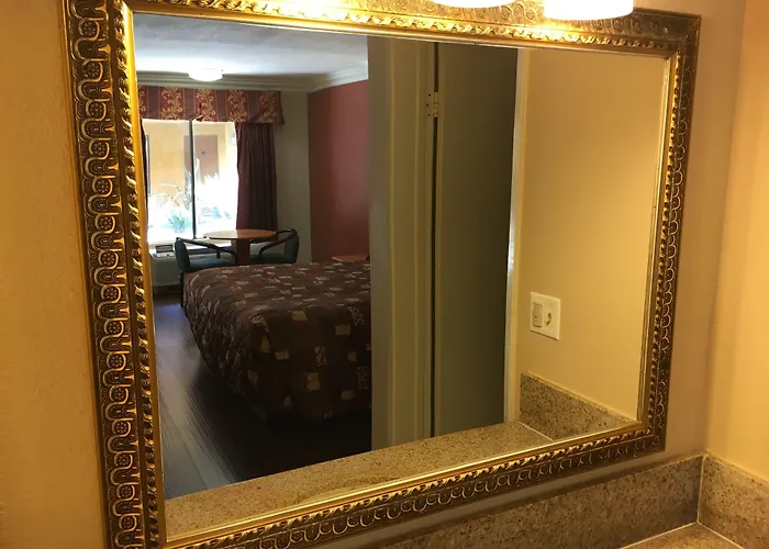 Studio 6 Suites Gardena, Ca