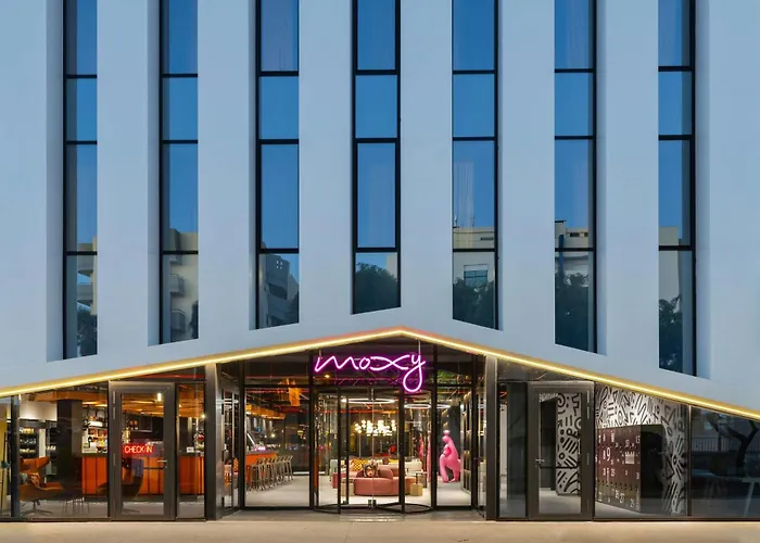 Moxy Alfragide Lisboa
