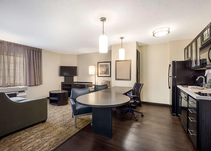 Sonesta Simply Suites Denver West Federal Center