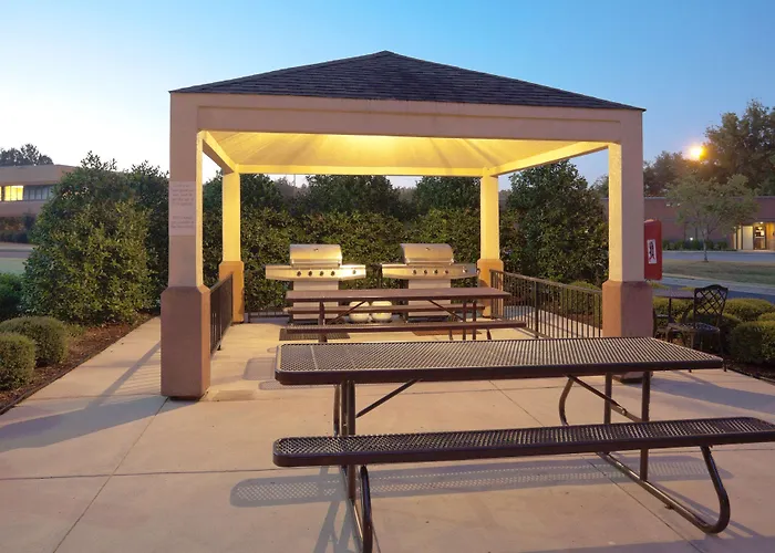 Sonesta Simply Suites Chicago Libertyville