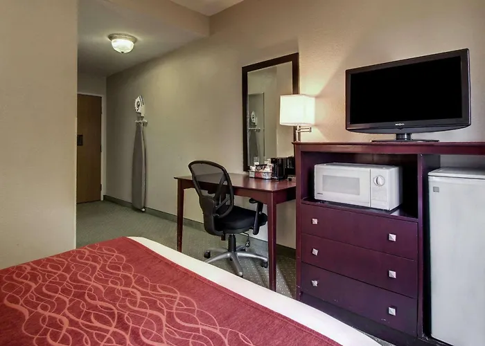 Columbia Inn & Suites