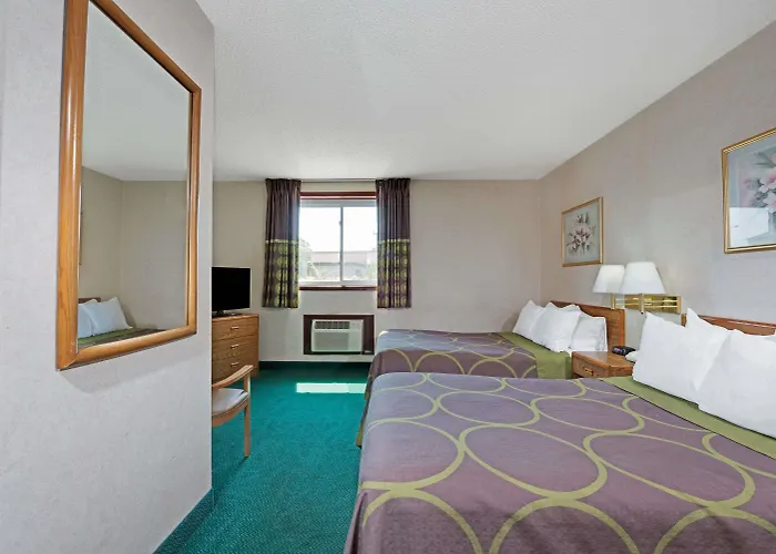 Super 8 By Wyndham Kenmore/Buffalo/Niagara Falls Area