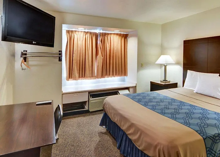 Rodeway Inn & Suites Lewisville I-35