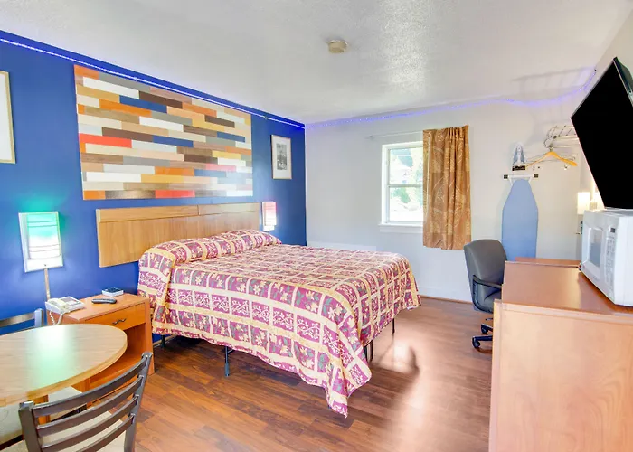 Knights Inn Collinsville
