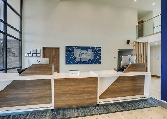 Holiday Inn Express Hotel & Suites Branson 76 Central By Ihg