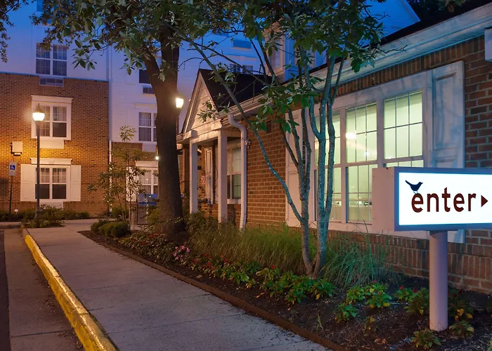 Sonesta Simply Suites Falls Church