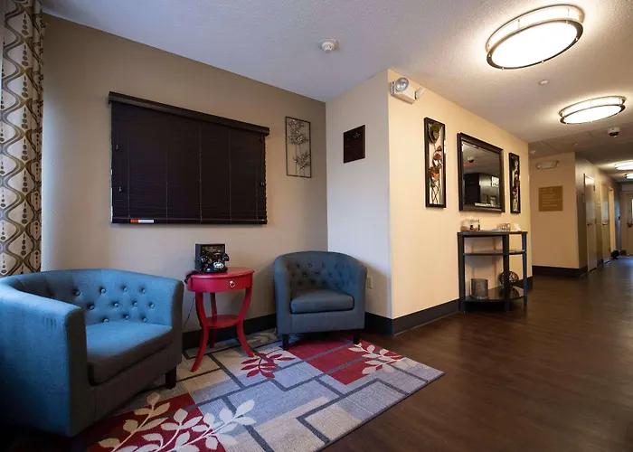 Sonesta Simply Suites Naperville Warrenville