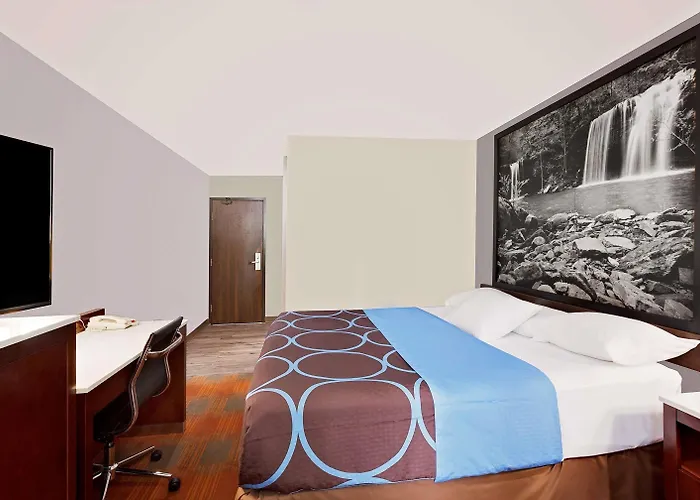 Super 8 By Wyndham Fayetteville