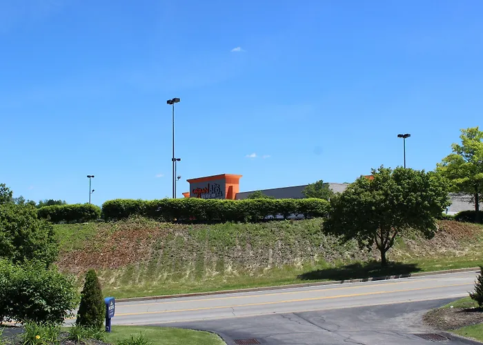 Microtel Inn & Suites By Wyndham Pittsburgh Airport