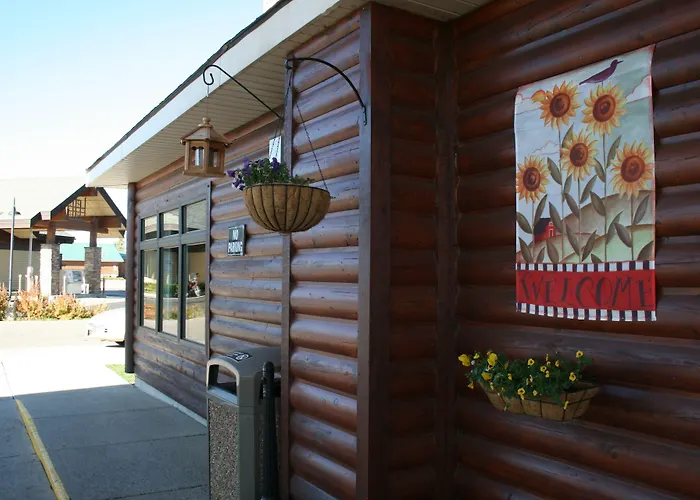 Yellowstone Lodge