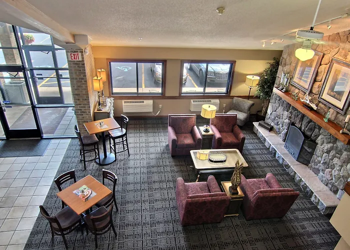 Blossom Hotel & Suites Traverse City