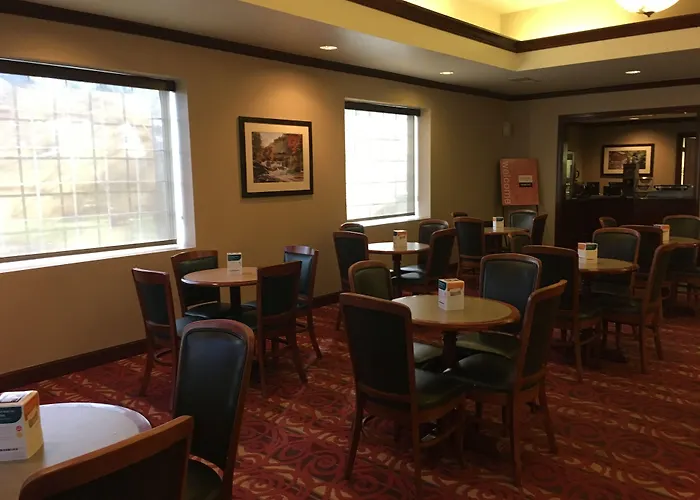 Days Inn By Wyndham Austintown