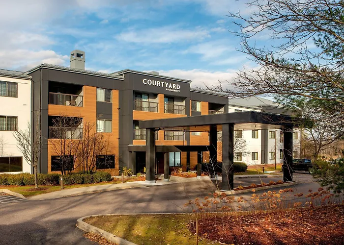 Courtyard Burlington Williston