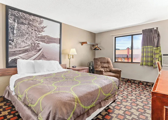 Super 8 By Wyndham Little Falls