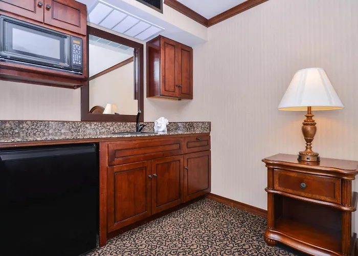 Best Western Edgewater Resort