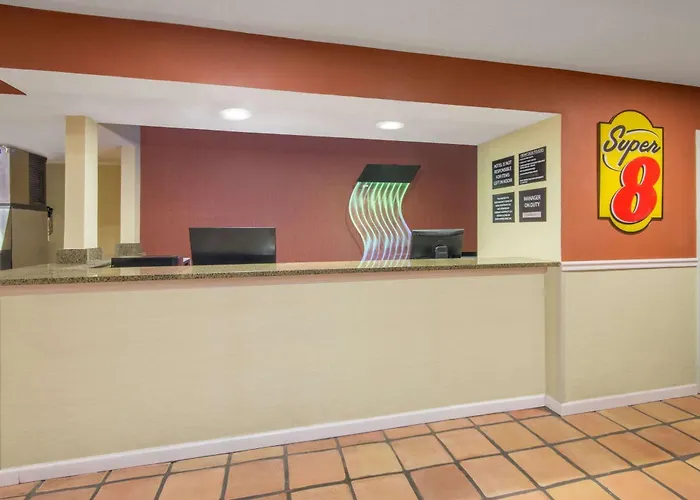 Super 8 By Wyndham Portales Motel