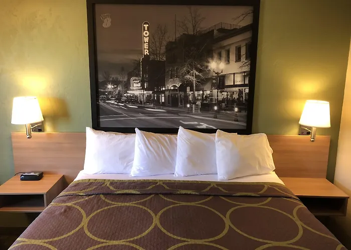 Super 8 By Wyndham Bend