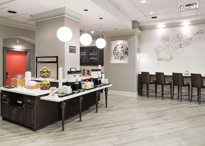 Hampton Inn & Suites Memphis-Beale Street