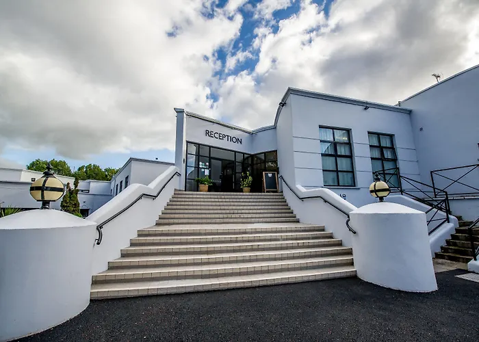 Waterfoot Hotel