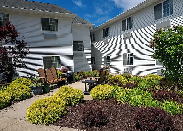Savanna Inn & Suites