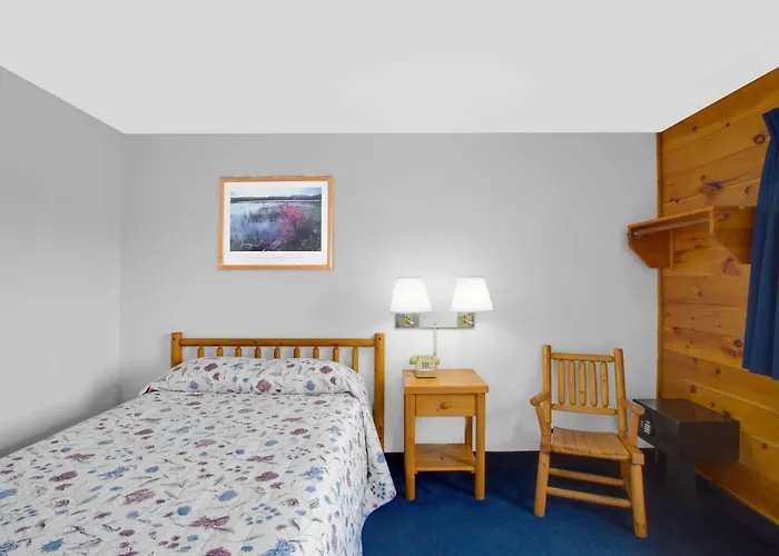 Super 8 By Wyndham Lake George/Warrensburg Area