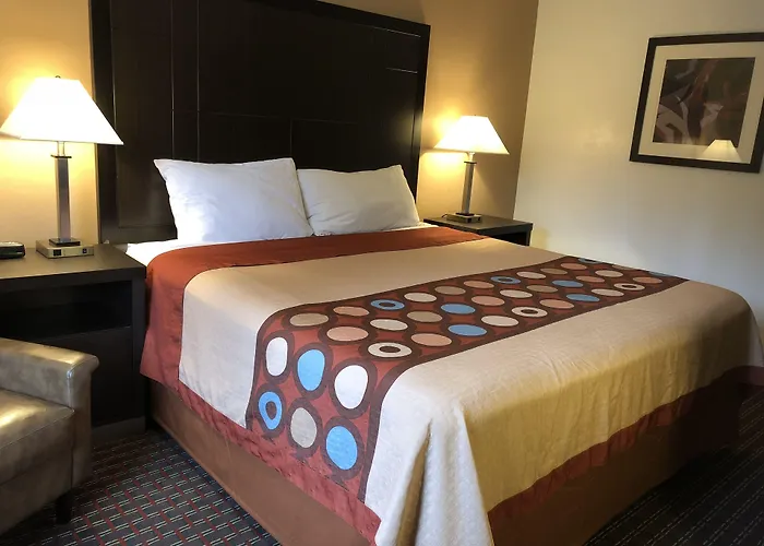 Super 8 By Wyndham Lacey Olympia Area