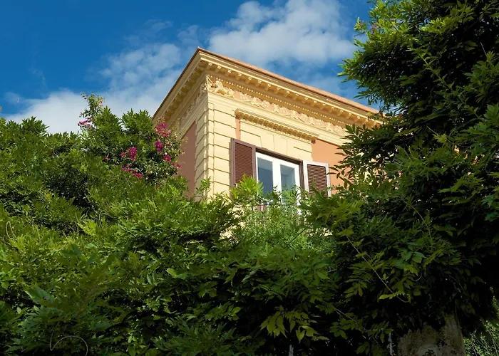 Romantic Hotel & Restaurant Villa Cheta Elite