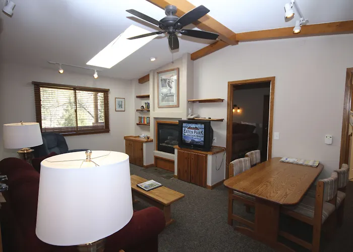 Streamside On Fall River