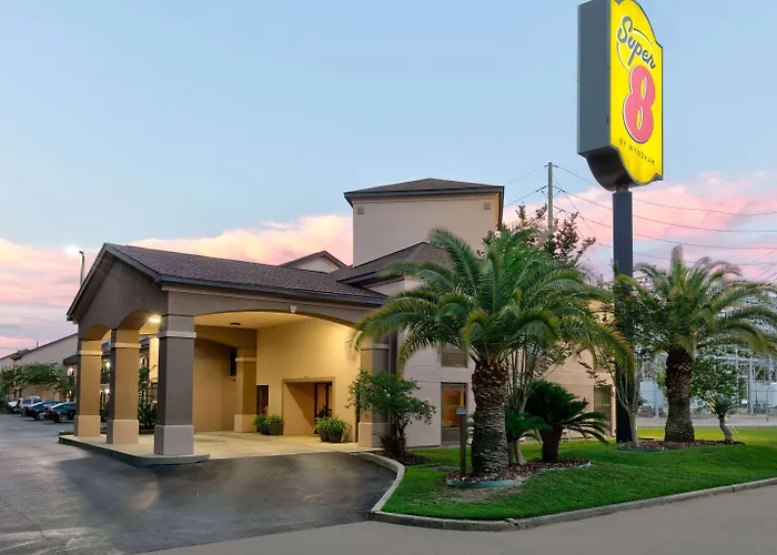 Super 8 By Wyndham Diberville Biloxi Area