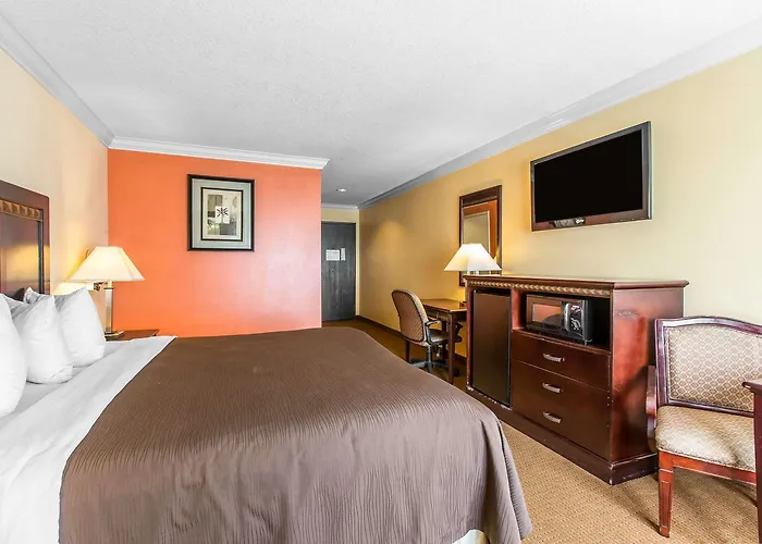 Quality Inn & Suites Bell Gardens-Los Angeles