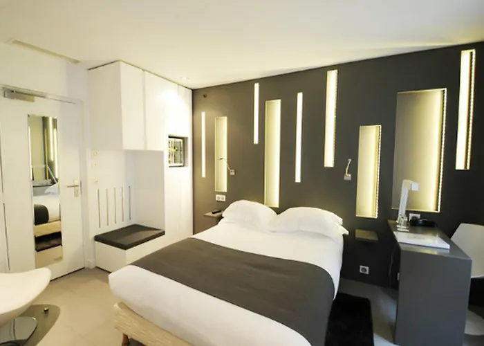 Hotel Arc De Triomphe Etoile París