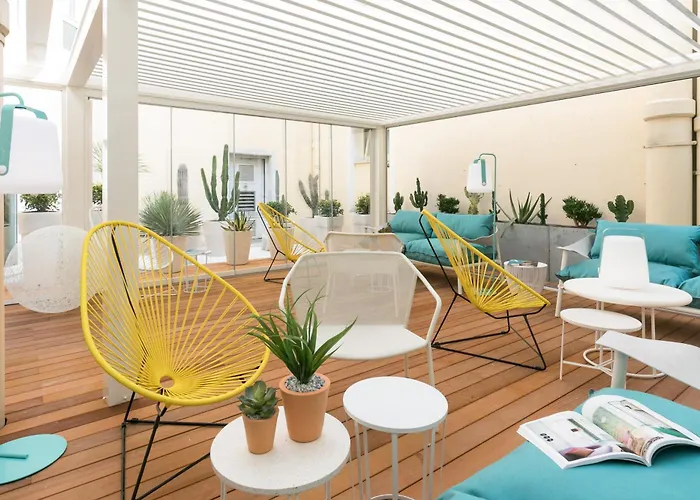 The Deck Hotel By Happyculture