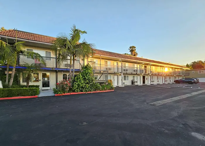 Travelodge Inn & Suites By Wyndham Fullerton
