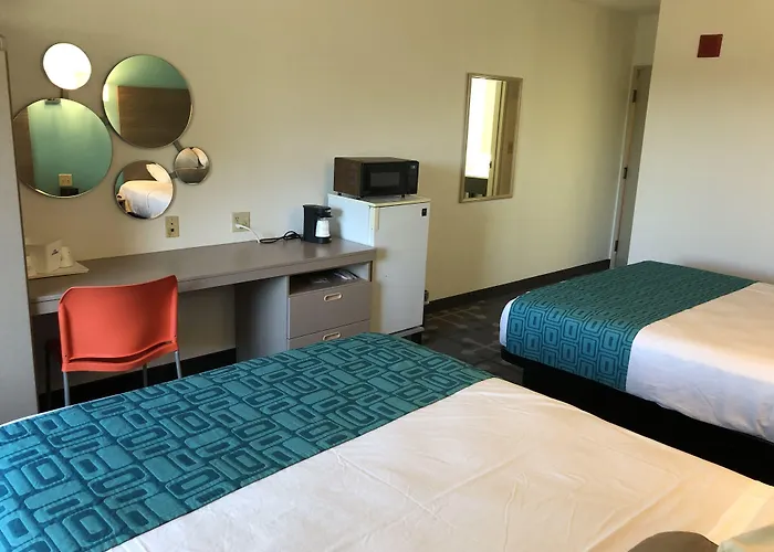 Red Lion Inn & Suites Elk Grove Village